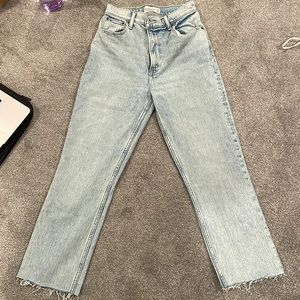 Abercrombie & Fitch - 90’s straight ultra high rise jean